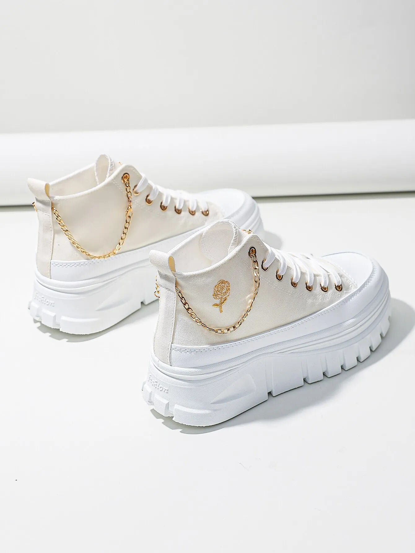 Jackie | Tenis de Lona con Cadena