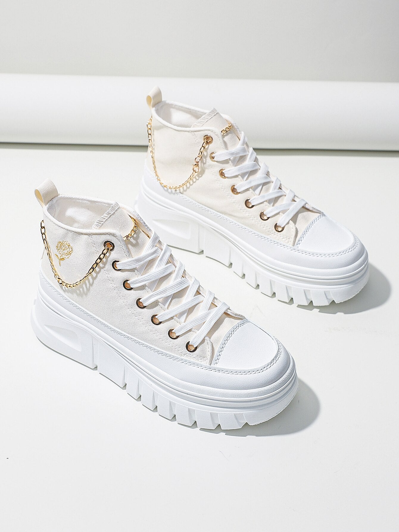 Jackie | Tenis de Lona con Cadena