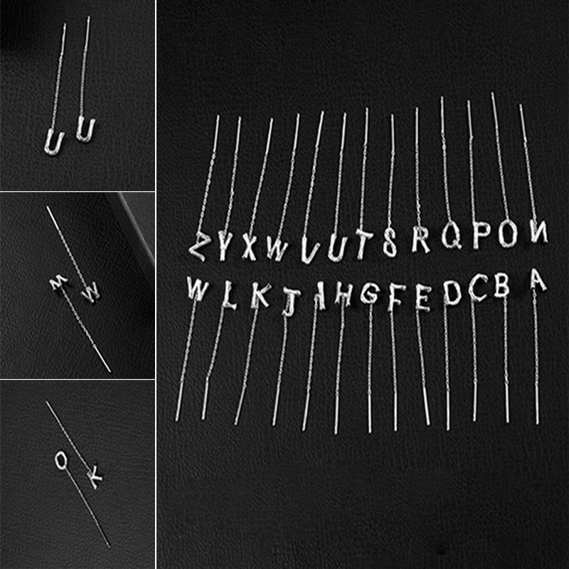 Pendientes brillantes del alfabeto